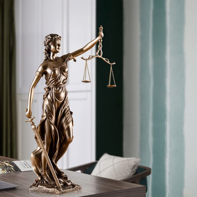 Przytulia Dom | Figurka Bogini Sprawiedliwości Lady Justice – Dekoracyjna Rzeźba z Żywicy 30 cm