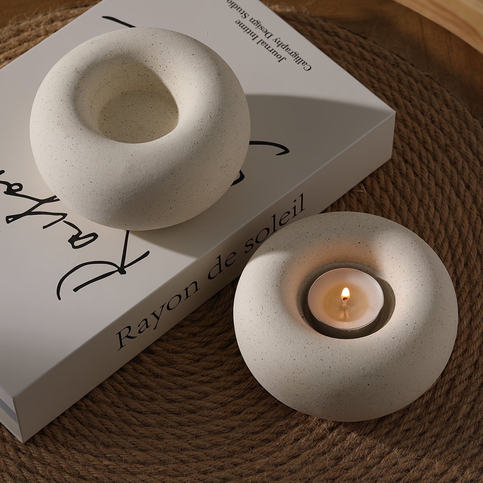 Przytulia Dom | Ceramiczny Świecznik Donut – Dekoracyjny Świecznik na Stół w Stylu Nowoczesnym