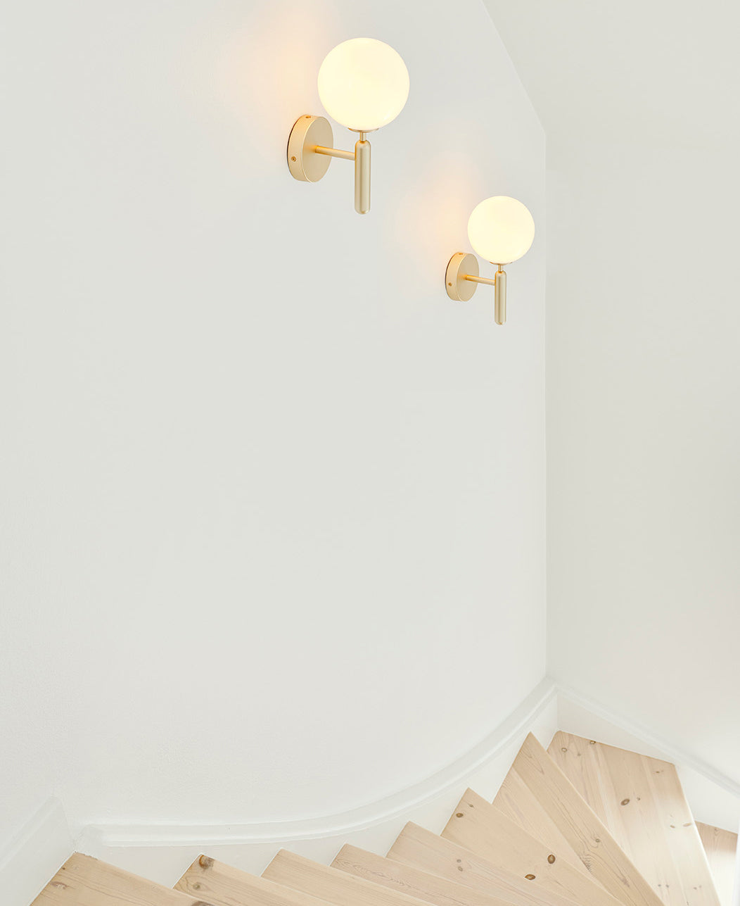 Przytulia Dom | Lampa Ścienna E14 – Skandynawska Lampa Ścienna Mosiądz i Szkło