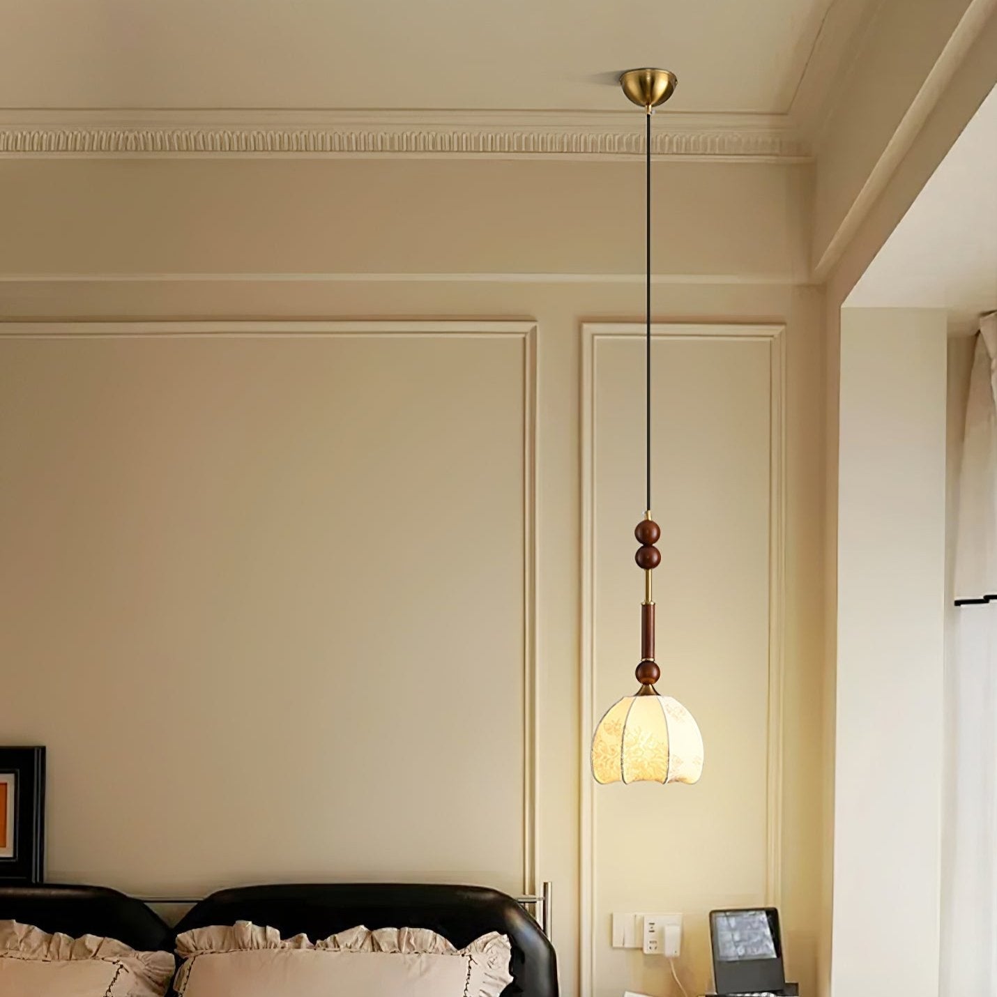 Przytulia Dom | Lampa Wisząca E27 – Styl Vintage Drewno i Szkło, Designerska Lampa Sufitowa