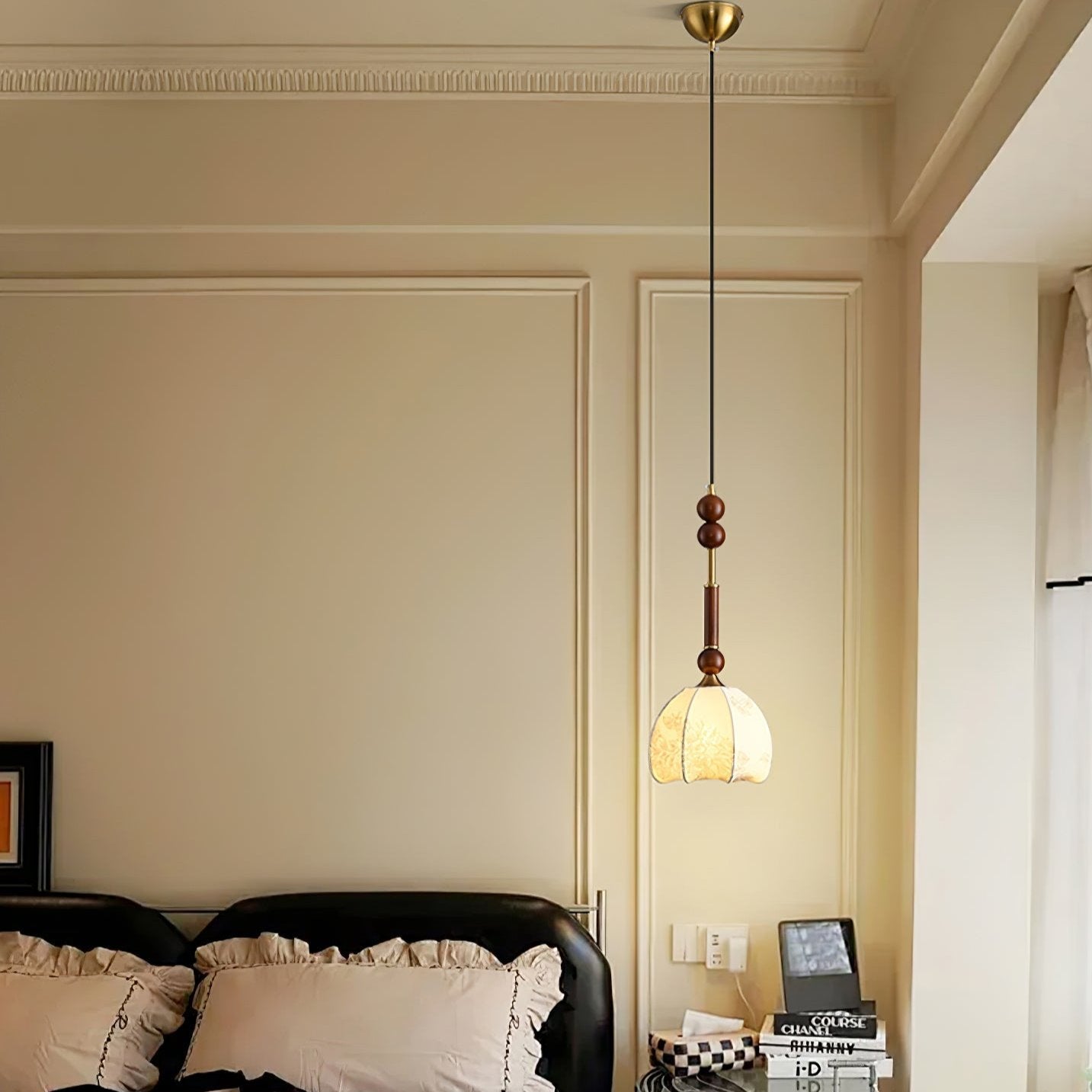 Przytulia Dom | Lampa Wisząca E27 – Styl Vintage Drewno i Szkło, Designerska Lampa Sufitowa