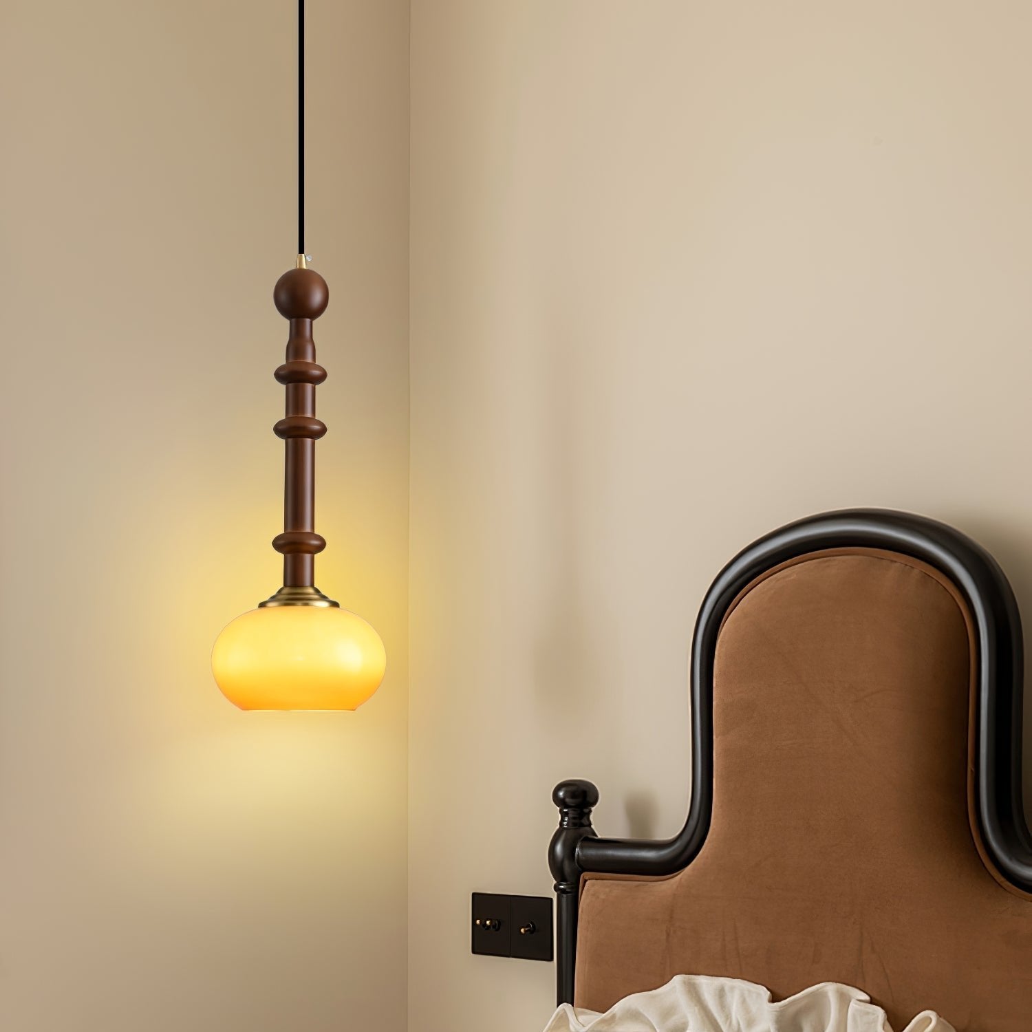 Przytulia Dom | Lampa Wisząca E27 – Styl Vintage Drewno i Szkło, Designerska Lampa Sufitowa