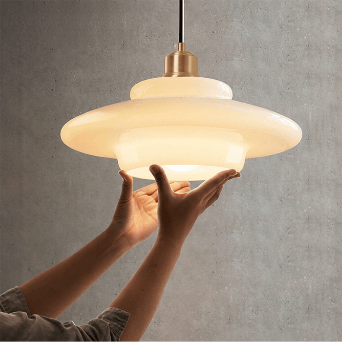 Przytulia Dom | Biała Szklana Lampa Wisząca E27 – Designerska Lampa Sufitowa Mid-Century