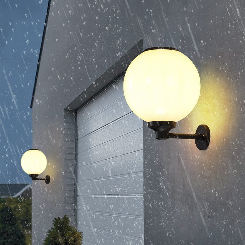 Przytulia Dom | Zewnętrzna Lampa Ścienna Solarna LED Wodoodporna 5–8W – Kula Ogrodowa Aluminium