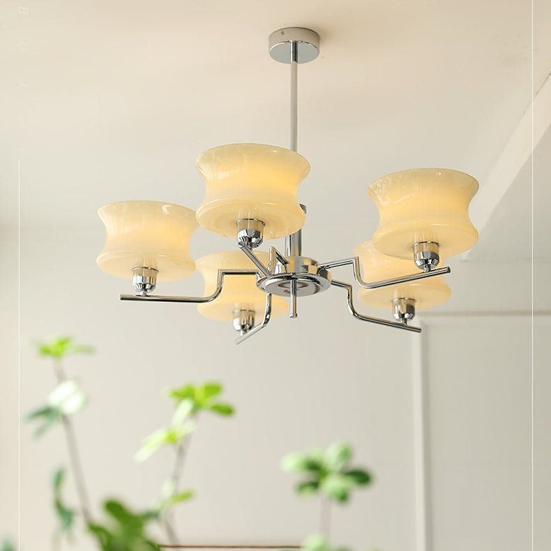 Przytulia Dom | Złoty Żyrandol do Jadalni – Designerska Lampa Sufitowa Vintage z Kloszami Szklanymi E27