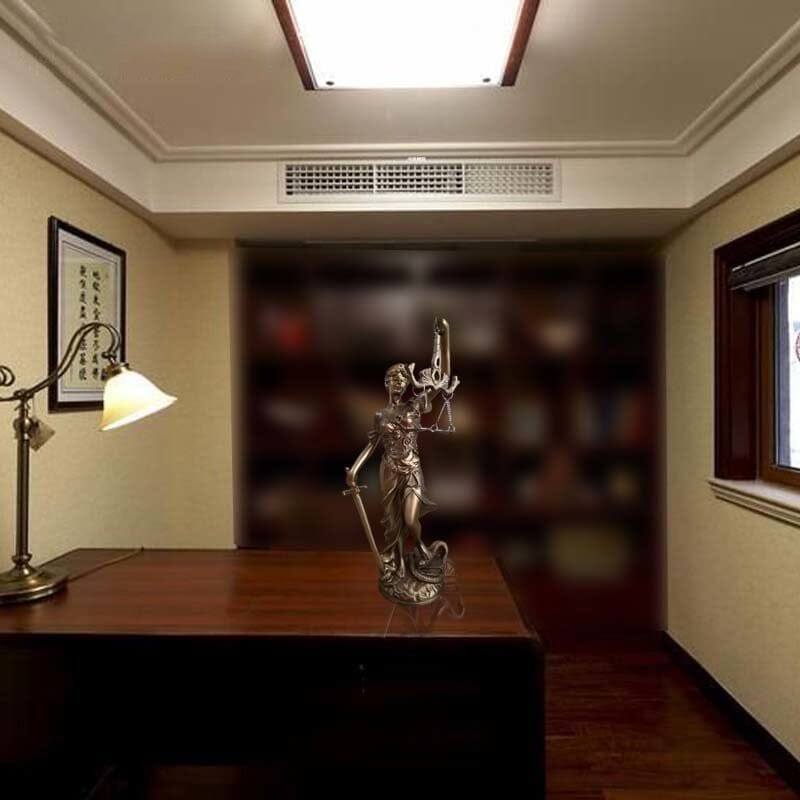 Przytulia Dom | Figurka Bogini Sprawiedliwości Lady Justice – Dekoracyjna Rzeźba z Żywicy 30 cm