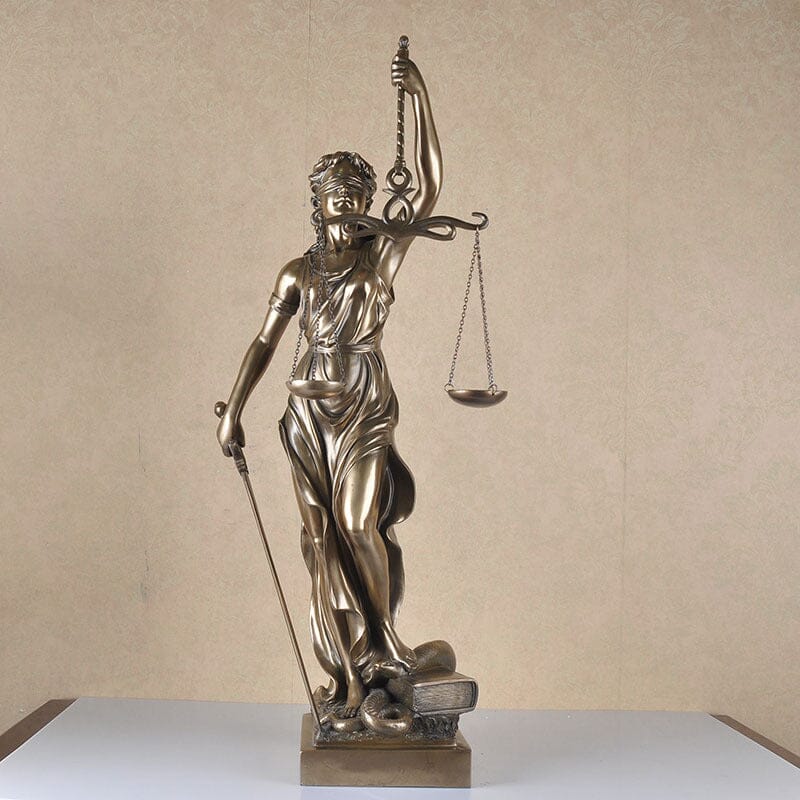 Przytulia Dom | Figurka Bogini Sprawiedliwości Lady Justice – Dekoracyjna Rzeźba z Żywicy 30 cm