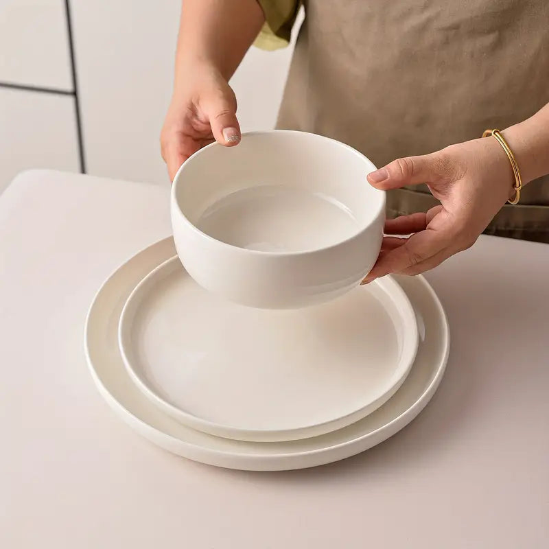 Przytulia Dom | 12-Elementowy Zestaw Obiadowy z Białej Porcelany dla 4 Osób – Talerze i Miski – Serwis Stołowy