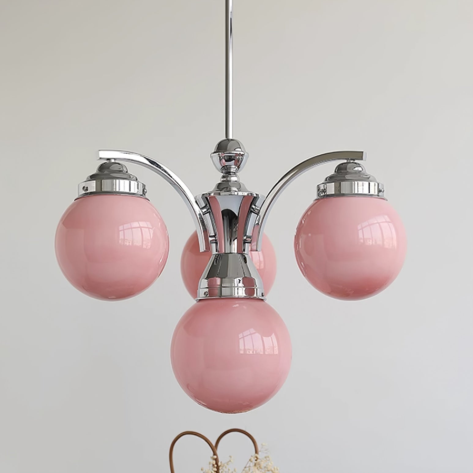 Przytulia Dom | Retro Żyrandol Szklany w Kolorze Różowo-Białym – Designerska Lampa Sufitowa E27