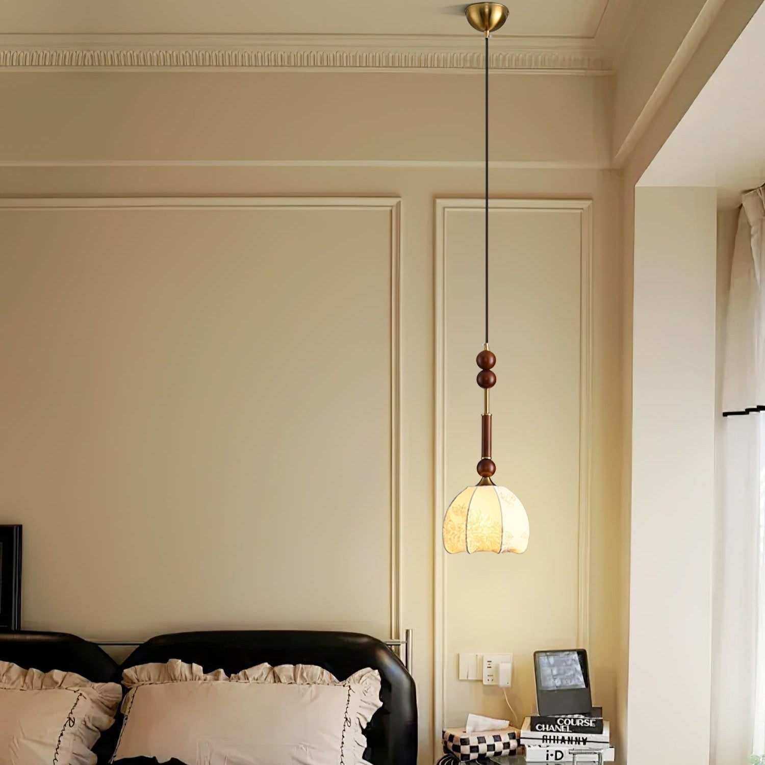 Przytulia Dom | Lampa Wisząca E27 – Styl Vintage Drewno i Szkło, Designerska Lampa Sufitowa
