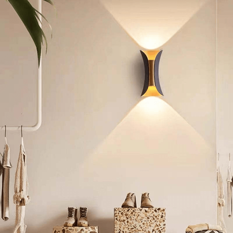 Przytulia Dom | Wodoodporna Lampa Ścienna Zewnętrzna z Aluminium – Nowoczesny Kinkiet LED