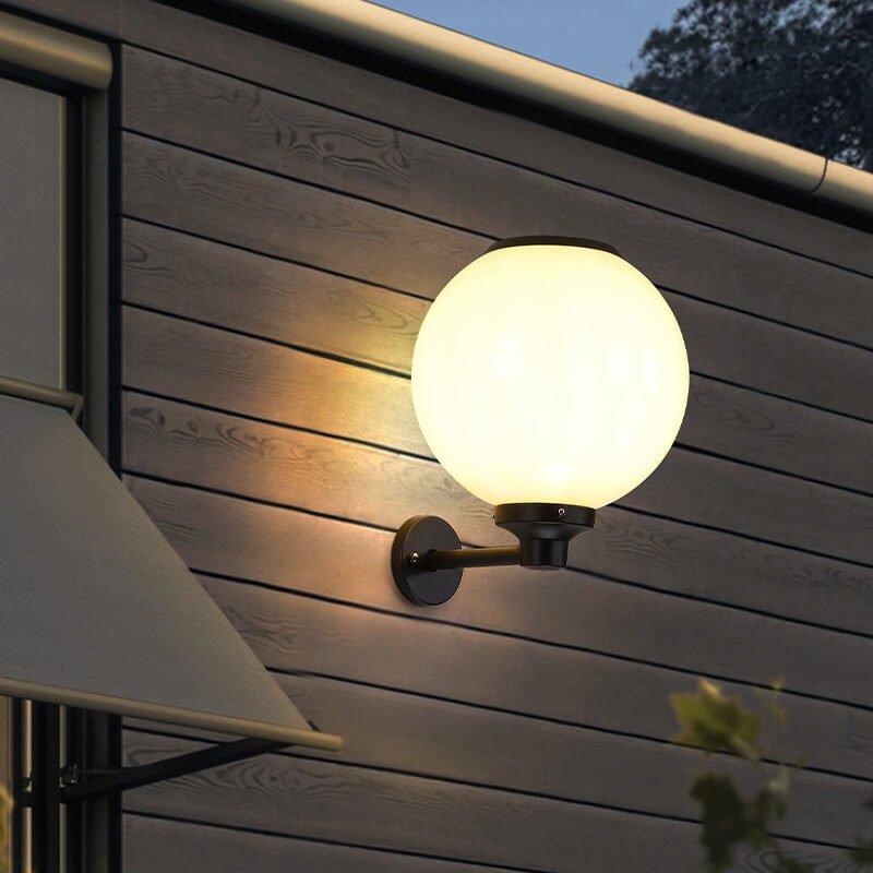 Przytulia Dom | Zewnętrzna Lampa Ścienna Solarna LED Wodoodporna 5–8W – Kula Ogrodowa Aluminium